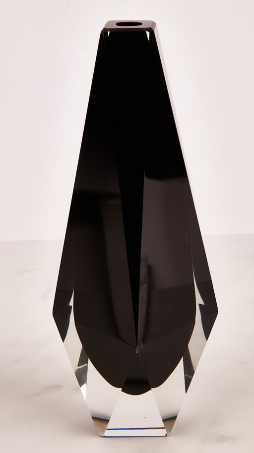 Vase en verre vintage à facettes