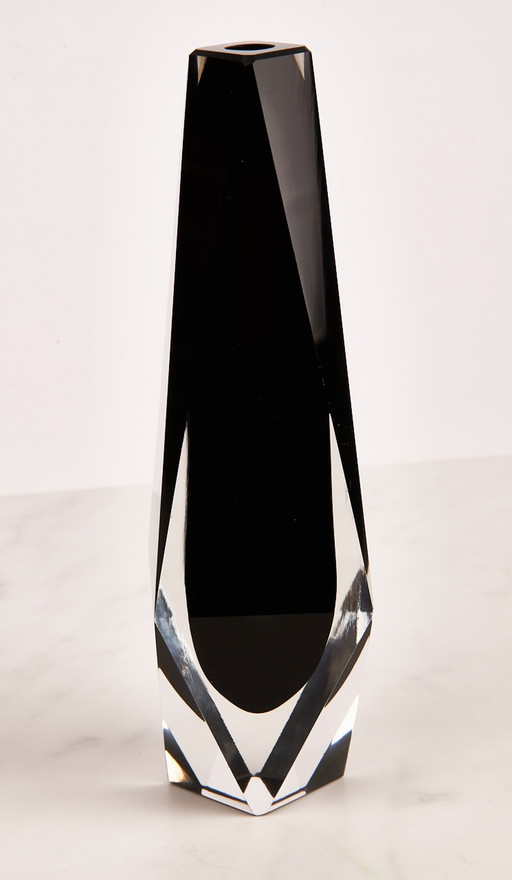 Vase en verre vintage à facettes