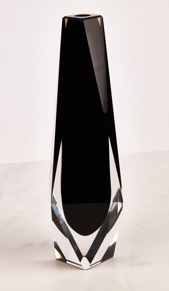 Image 1 of Vase en verre vintage à facettes