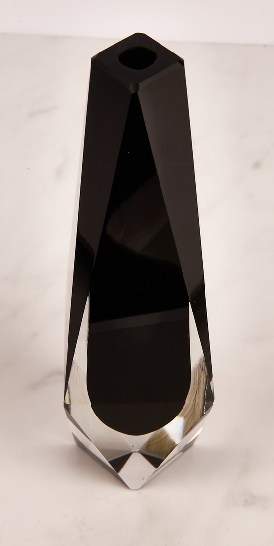 Image 1 of Vase en verre vintage à facettes