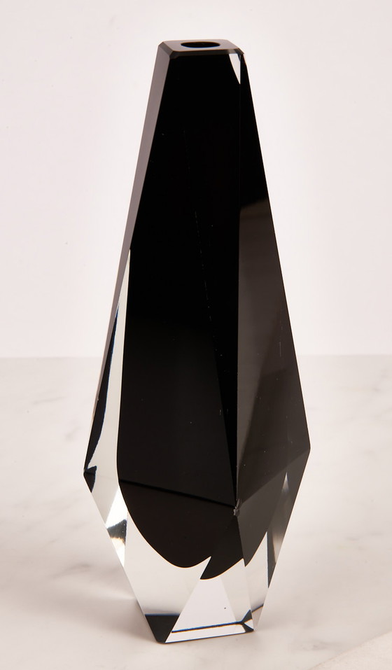 Image 1 of Vase en verre vintage à facettes