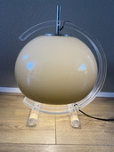 Lampada da tavolo vintage in plexiglass stile spaziale