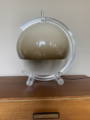 Lampada da tavolo vintage in plexiglass stile spaziale