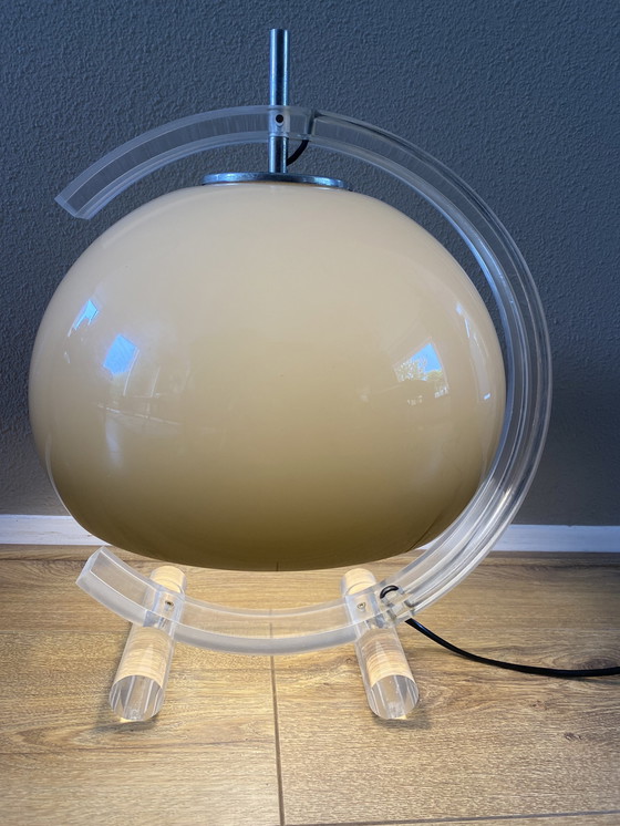 Image 1 of Vintage Space Age Plexiglas Table Lamp