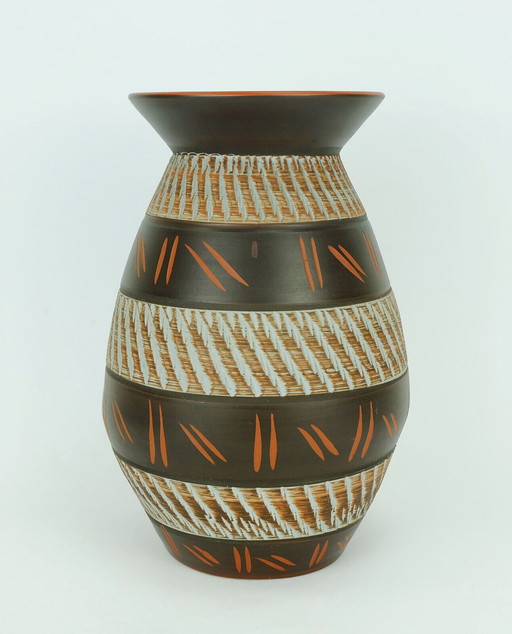 vase akru keramik des années 1950 sgraffito decor model 10 30