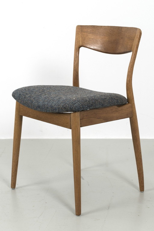 Set of FOUR oak chairs