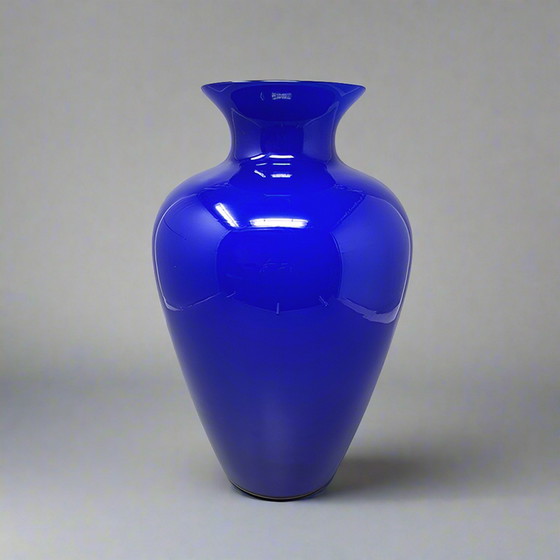 Image 1 of Vase bleu magnifique des années 1970 par Ind. Vetraria Valdarnese. Fabriqué en Italie