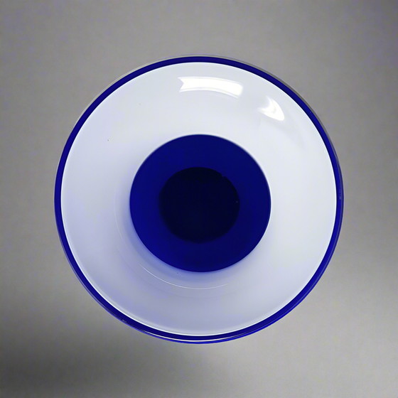 Image 1 of Vase bleu magnifique des années 1970 par Ind. Vetraria Valdarnese. Fabriqué en Italie