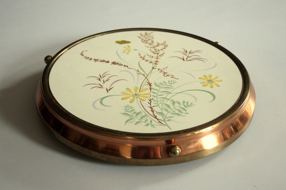 Image 1 of 1950S Rotating cake plate with copper mounting Round on foot