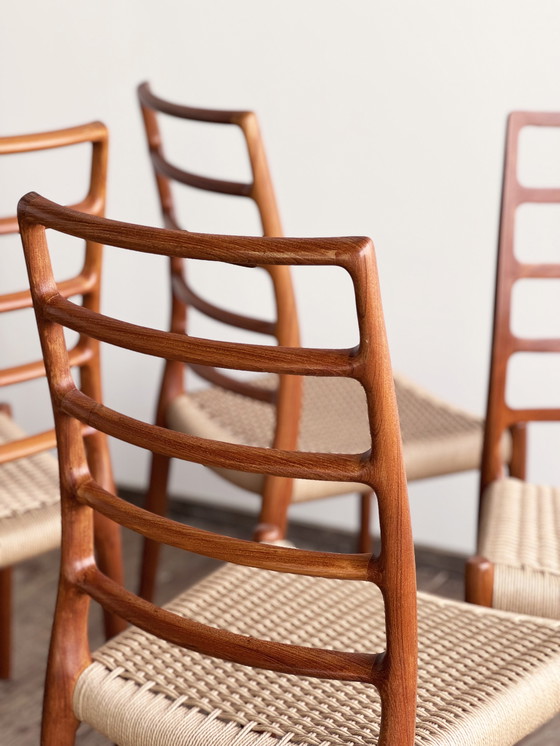 Image 1 of Mid-Century Danish Model 82 Dining Chairs in Teak by Niels O. Møller for J.L Møllers Møbelfabrik, 1950, Set of 4