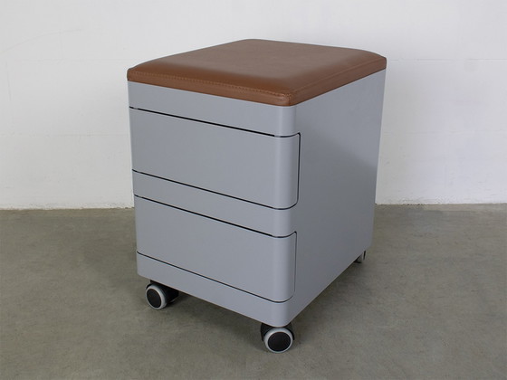 Image 1 of Vepa dresser/annex seat stool in steel and leather