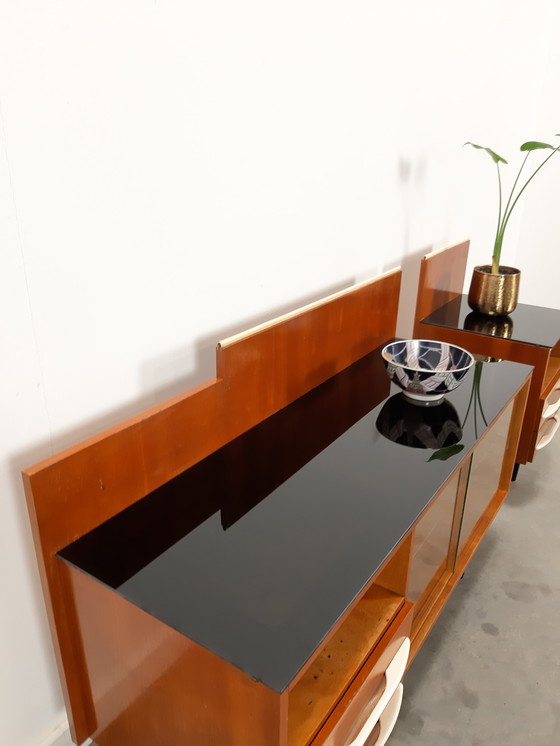 Image 1 of Tables de chevet design Pozar en placage foncé avec verre opalin noir