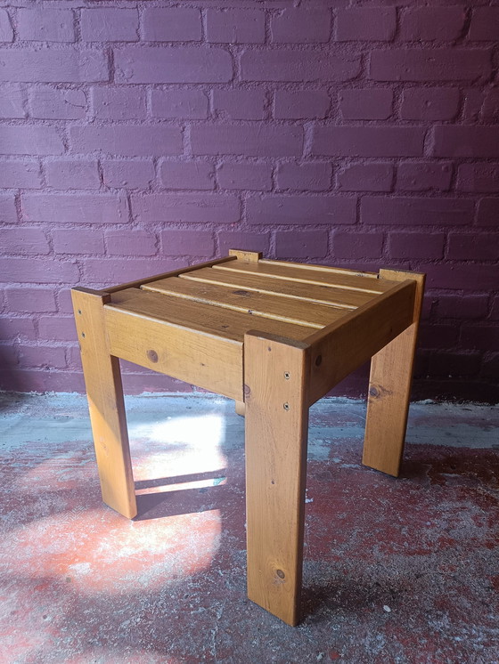 Image 1 of  Tavolino laterale vintage in pino con doghe