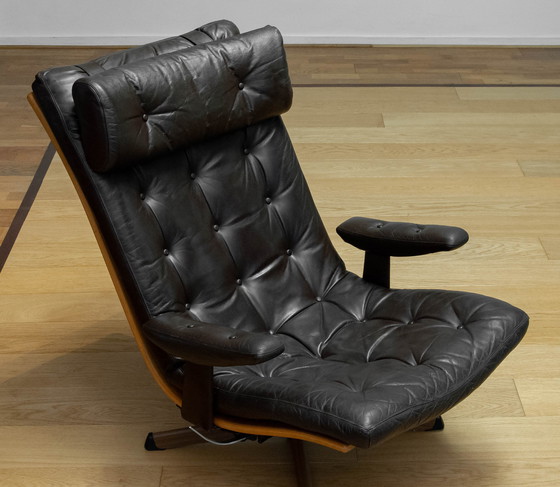 Image 1 of 1960 Göte Möble fauteuil pivotant 'Delfin'