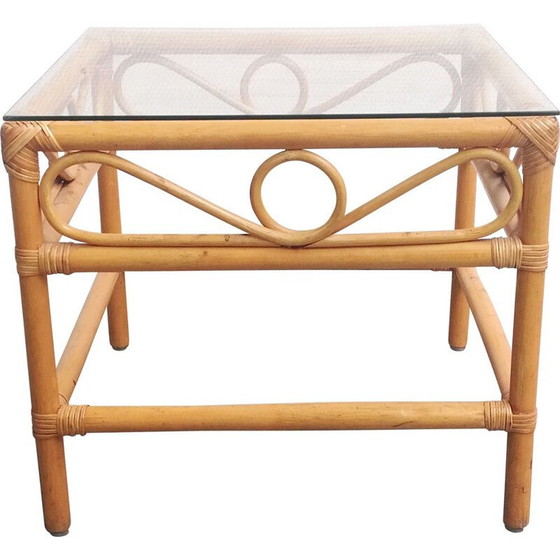 Image 1 of Vintage coffee table in rattan and glass top