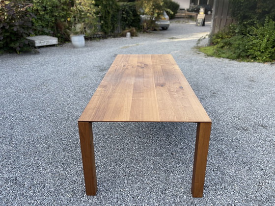 Image 1 of Table Willisau Suisse. Modèle Varino