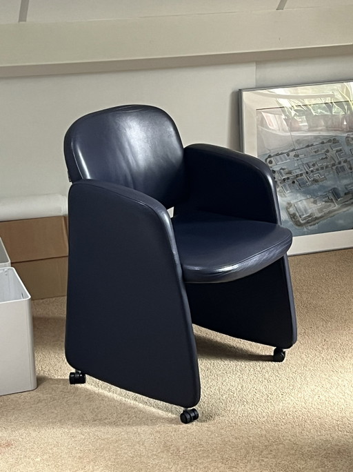 6x Ahrend conference chair dark blue leather