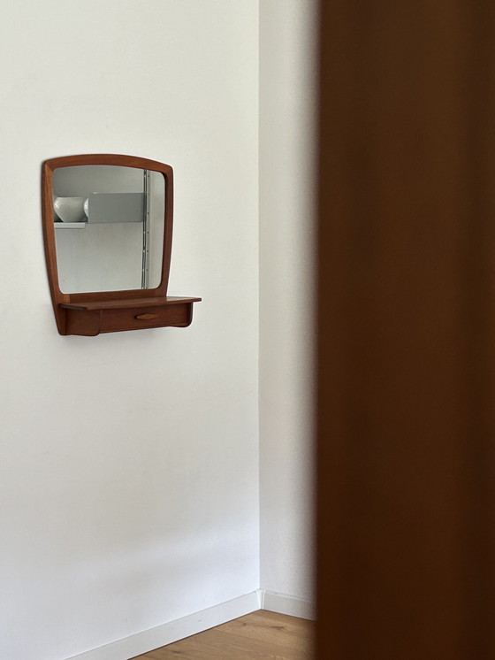 Image 1 of Danish Teak Vanity Mirror Miroir de courtoisie Console murale Pedersen & Hansen