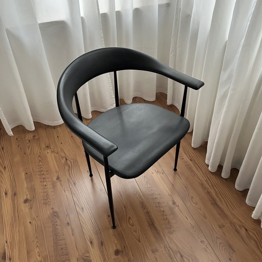 4x Fasem P40 Black Dining Chairs