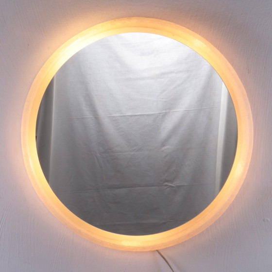 Image 1 of Hillebrand Miroir de salle de bains en plexiglas rond grand modèle, 1960 Allemagne