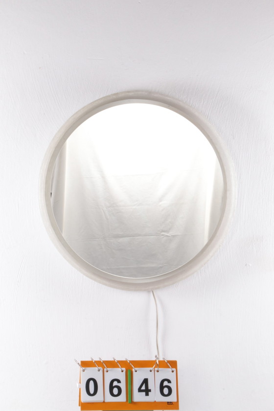 Image 1 of Hillebrand Miroir de salle de bains en plexiglas rond grand modèle, 1960 Allemagne