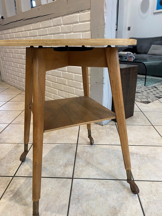 Image 1 of Tavolino laterale scandinavo in legno con piano girevole, vintage anni '50