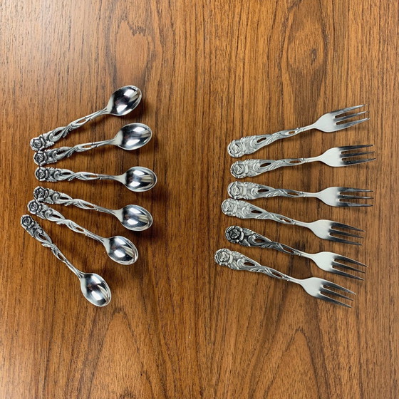 Image 1 of Set per 6 persone, cucchiai e forchette da dessert in metallo argento antico, motivo floreale
