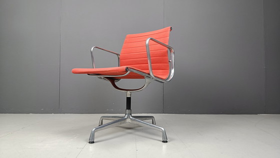 Image 1 of Chaise de bureau vintage Eames For Vitra EA108 Alu Range, années 2000