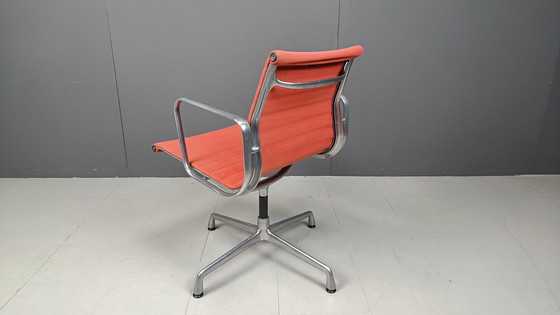 Image 1 of Chaise de bureau vintage Eames For Vitra EA108 Alu Range, années 2000