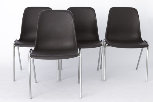  Chaises empilables vintage 1970 Allemagne