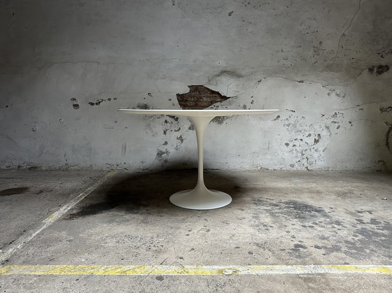 Image 1 of Eero Saarinen For Knoll International table tulip