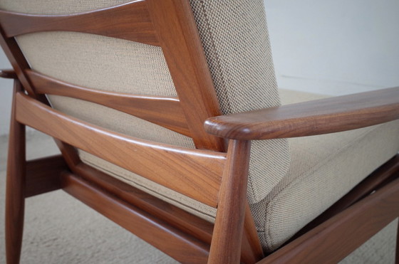 Image 1 of Fauteuil vintage retapissé