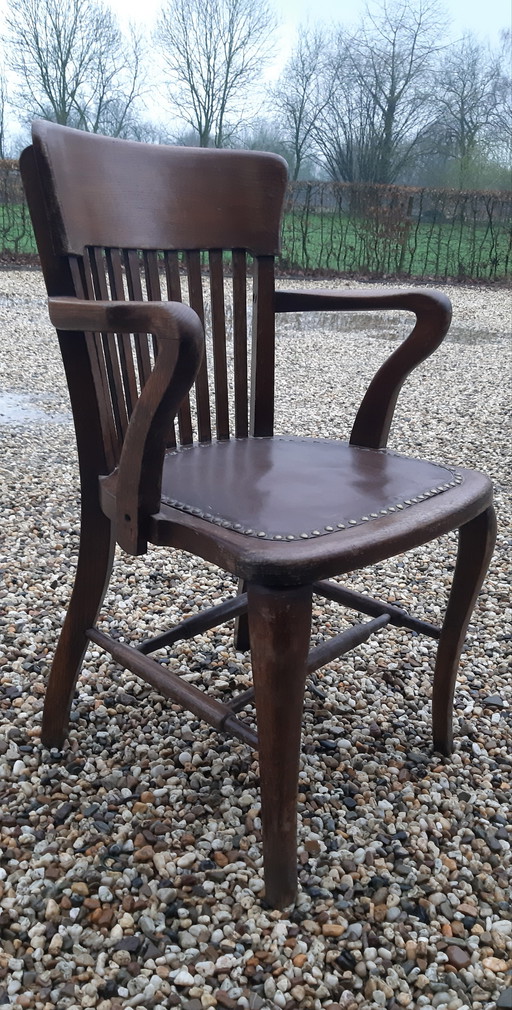 Antique office chair Globe Wernicke