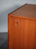 Armario danés con puertas correderas de teca
