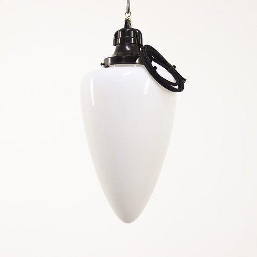 Lampe suspendue en opaline Art Déco