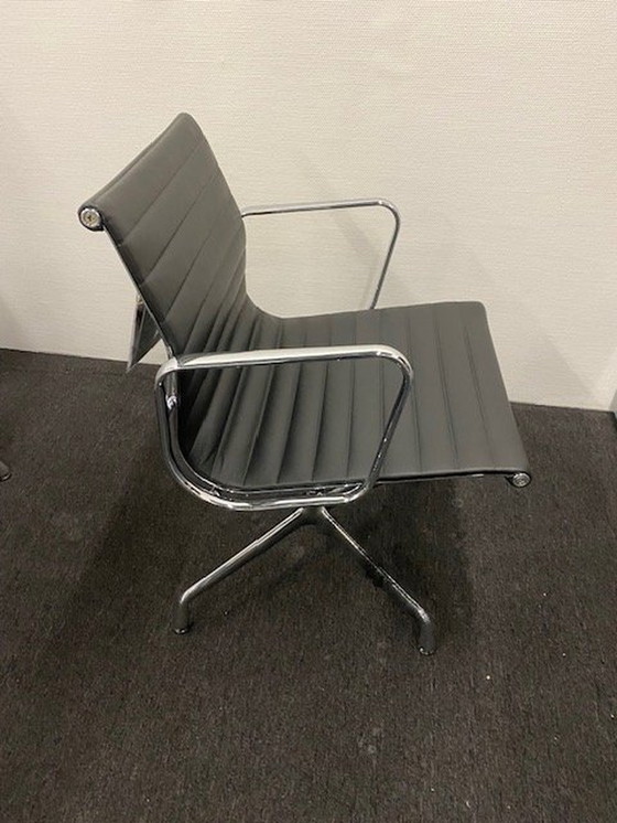 Image 1 of Vitra Ea108