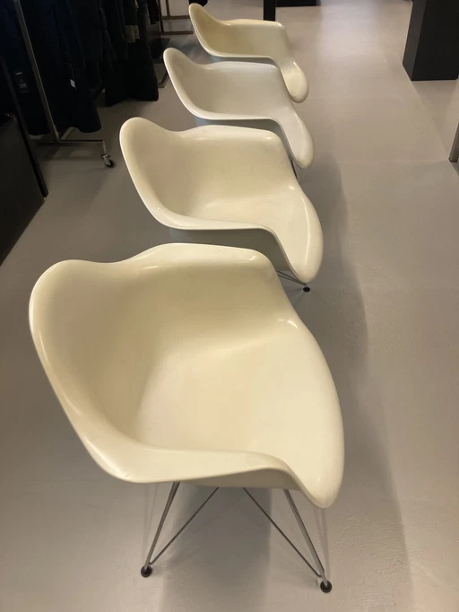 4x Eames Dar Chairs From Vitra