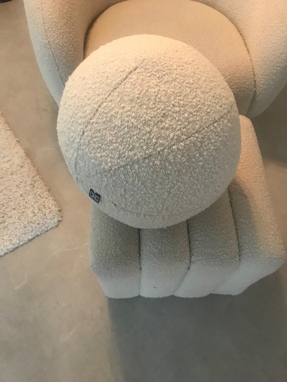 Image 1 of Silla giratoria Eichholtz + taburete + cojín