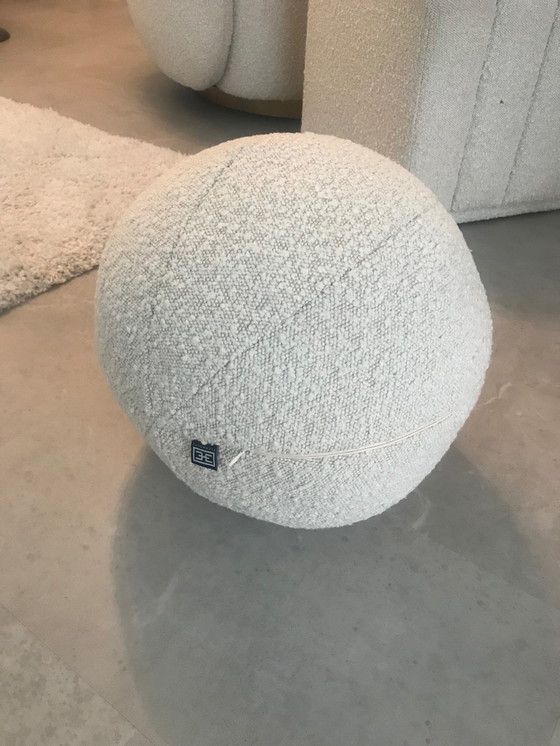 Image 1 of Silla giratoria Eichholtz + taburete + cojín