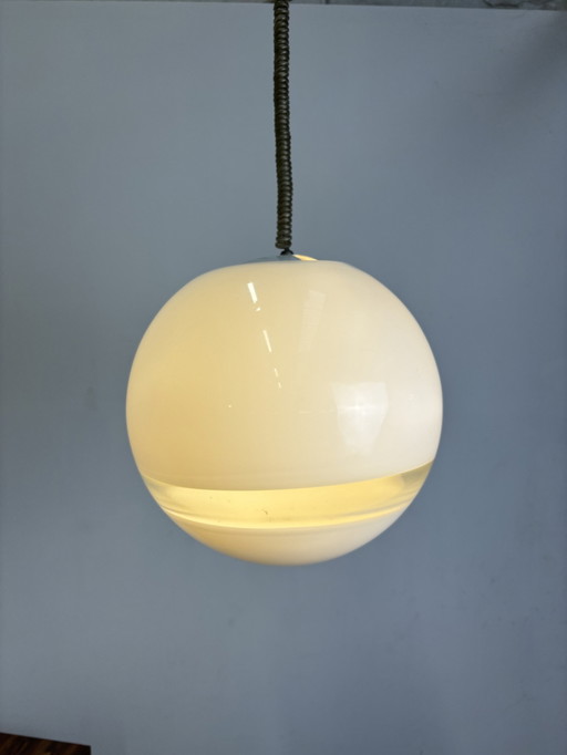 Lampada a sospensione Leucos “Sphere” disegnata da Roberto Pamio