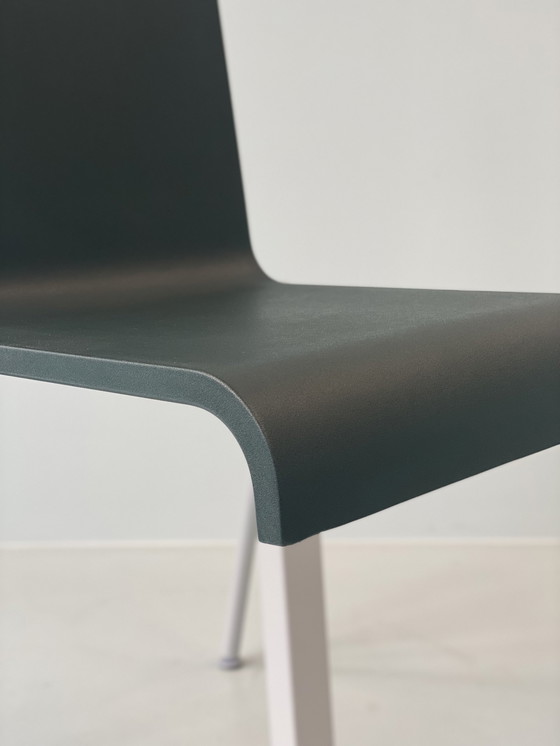 Image 1 of Vitra 03 chair