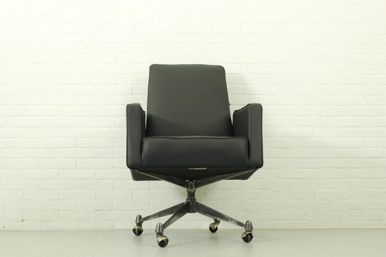 Image 1 of Model 98 Office chair by Theo Ruth for Artifort