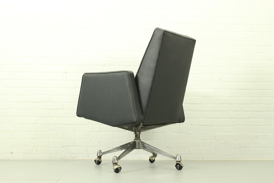 Image 1 of Model 98 Office chair by Theo Ruth for Artifort