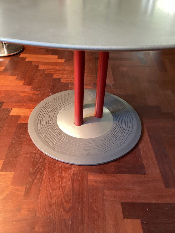 Image 1 of Leolux Trias dining room table