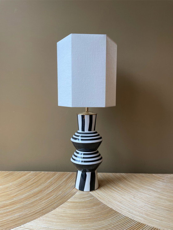 Image 1 of Black and white graphic lamp