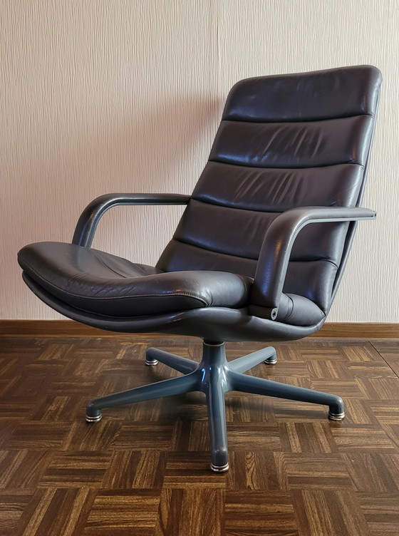 Image 1 of Artifort Swivel armchair gray