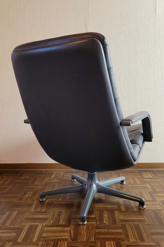 Image 1 of Artifort Swivel armchair gray