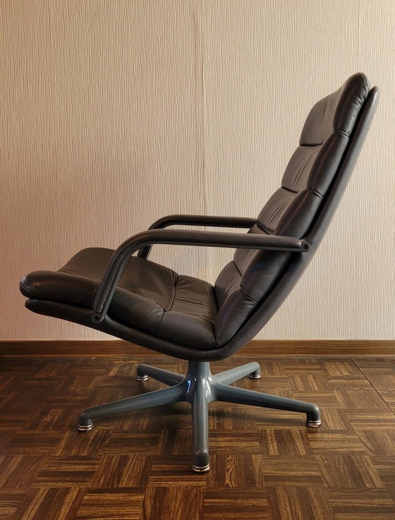 Image 1 of Artifort Swivel armchair gray