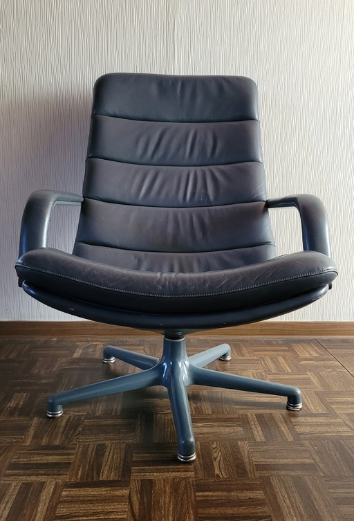 Artifort Swivel armchair gray