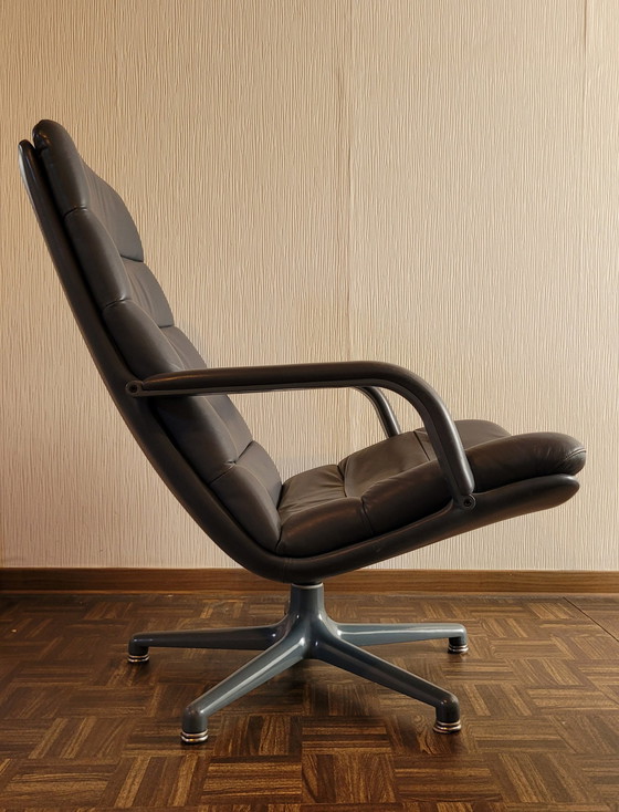 Image 1 of Artifort Swivel armchair gray